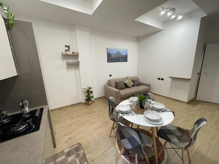 Nel Quartiere Bayres Suite Completamente Rinnovata Μιλάνο Εξωτερικό φωτογραφία